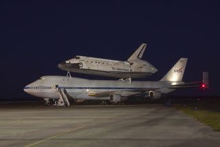 SCA and Discovery Await Takeoff
