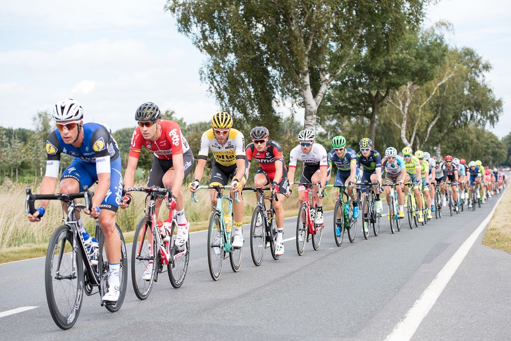 Athletes ride in the pack during the Euroeyes Cyclassics Hamburg