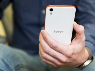 HTC Desire Eye front camera and top speaker