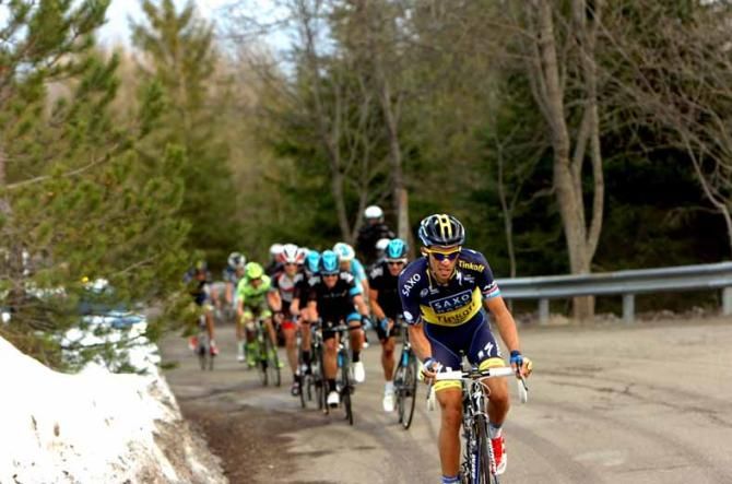 Alberto Contador (Saxo-Tinkoff) attacked twice on Prati di Tivo but lost time in the end.