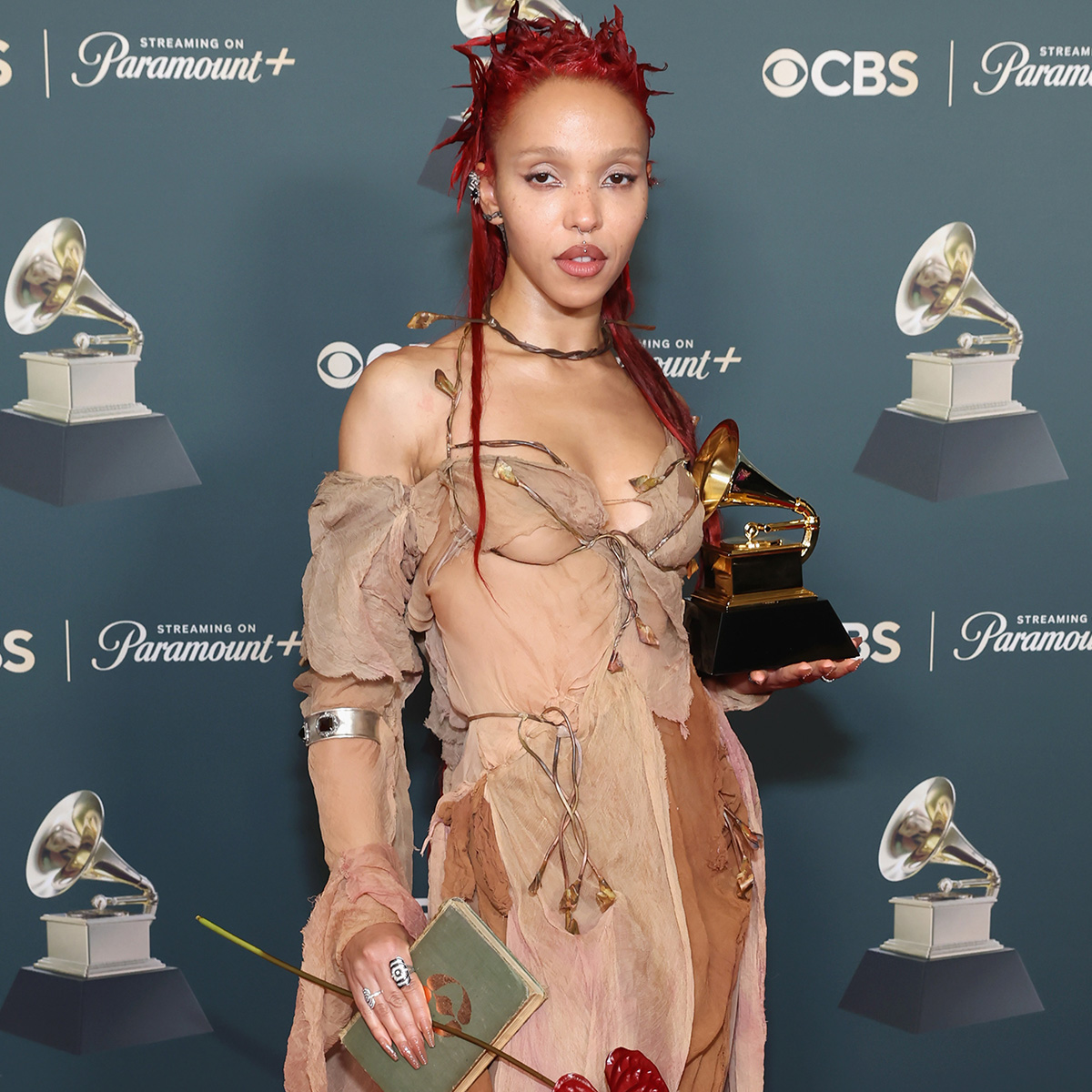 FKA twigs grammys red carpet