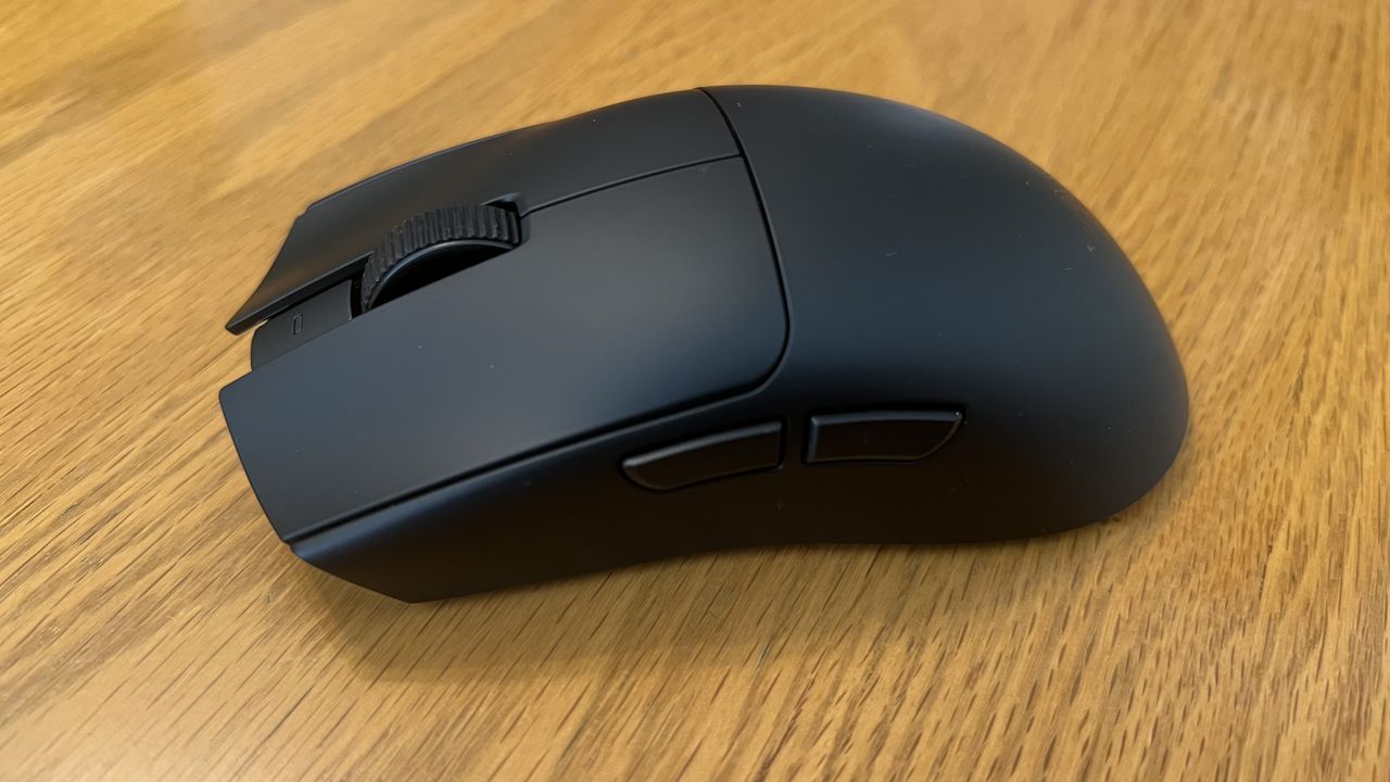 The Razer Viper V4 Pro