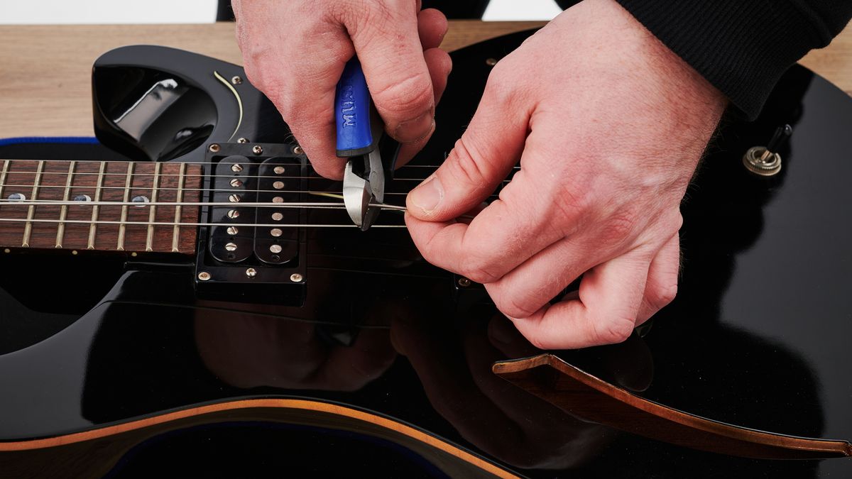 Set up your electric guitar for 2023 how to adjust action, truss rod