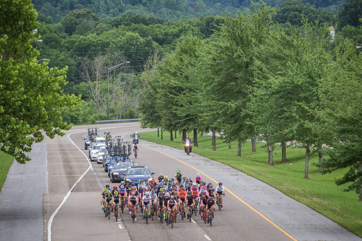 The women head back towards downtown