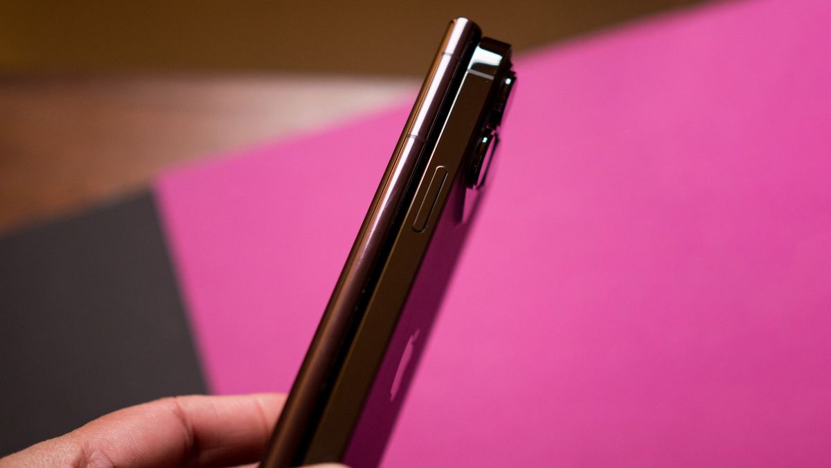 Samsung Galaxy S22 Ultra vs. iPhone 13 Pro Max