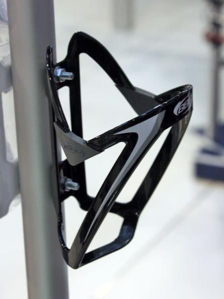 The BBB FlexCage isn't new for 2010 but its design is still interesting with its pivoting hinged design that promises easy bottle insertion and removal and yet also a secure hold.