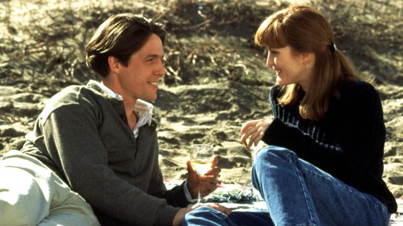 Hugh Grant and Julianne Moore talking in Nine Months