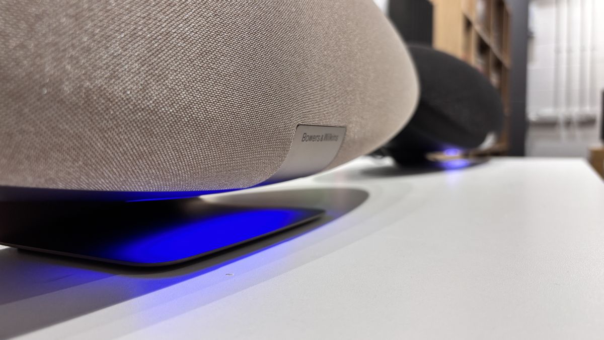 Bowers &amp; Wilkins Zeppelin Pro Edition