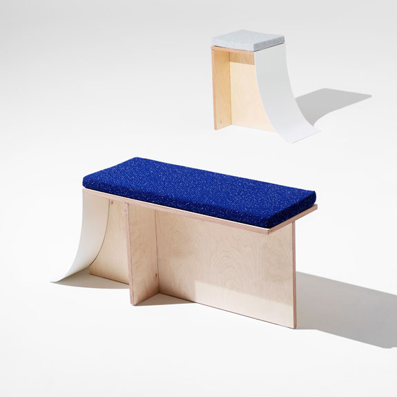2 Benches in dark and light blue colour