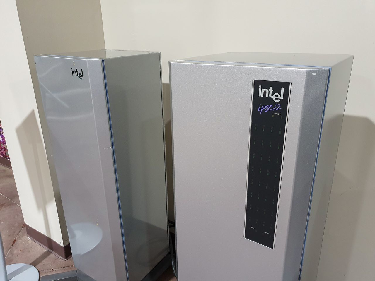 Intel iPSC/1 (left, 1985), Intel iPSC/2 (right, 1987)