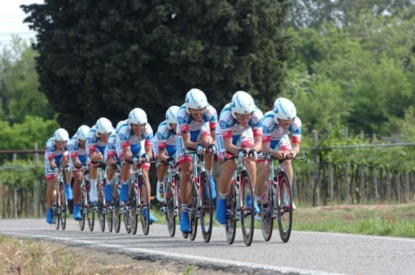 The Androni Giocattoli-Venezuela team suffered, finishing 20th