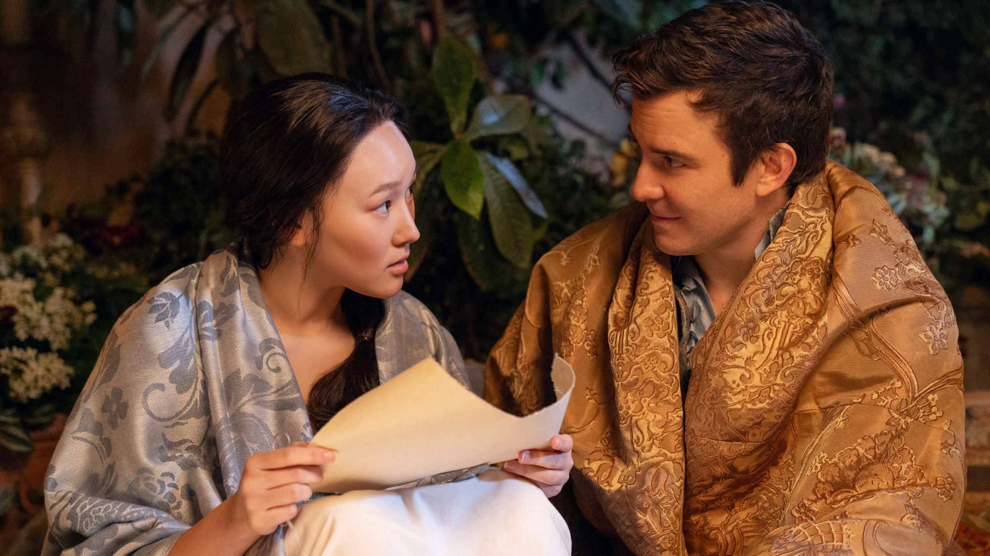 Yerin Ha and Luke Thompson in Bridgerton