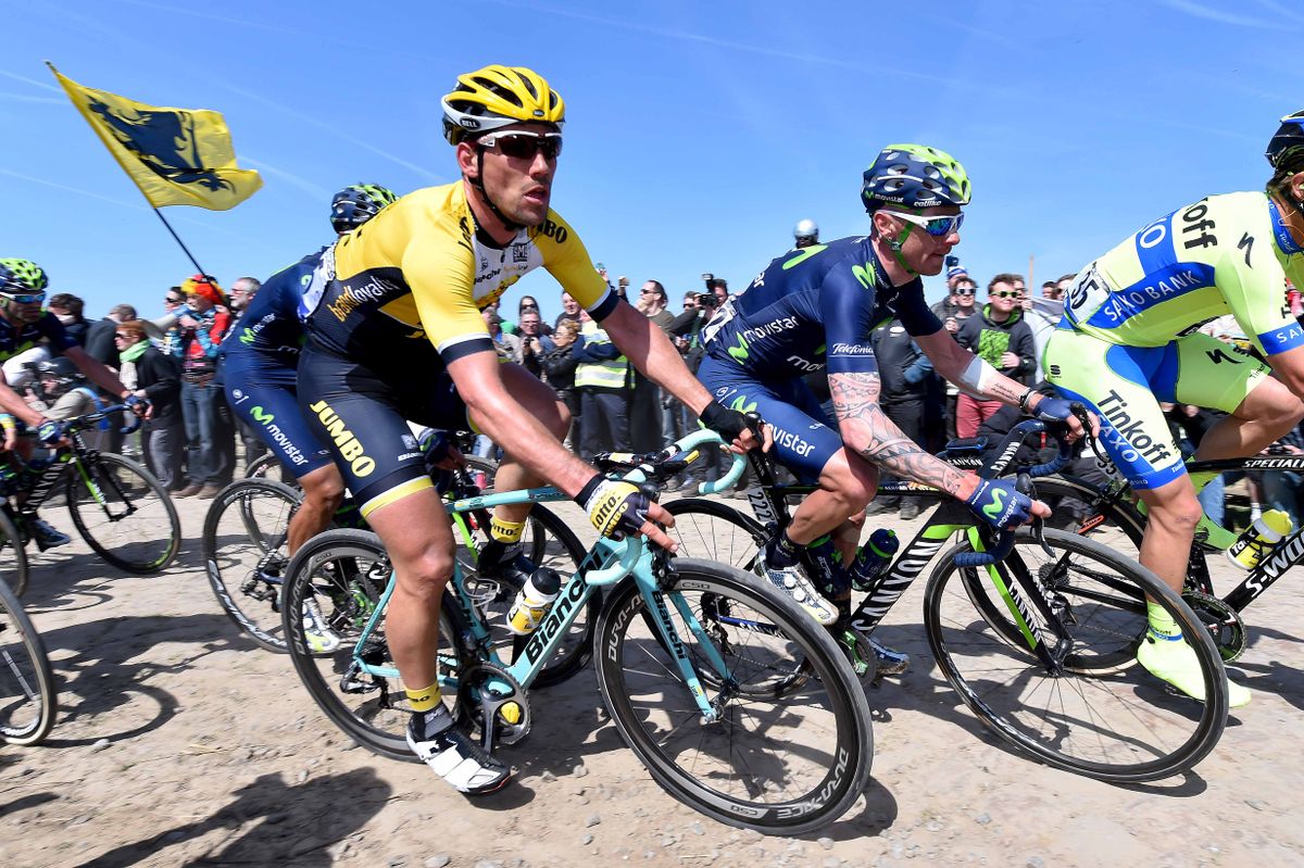 Mountain climber John Gadret (Movistar) rides the cobbles