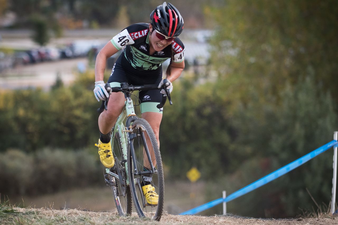 Kelly Chang (USA) Voler/Clif/HRS/Rock Lobster grinding up a short steep climb.