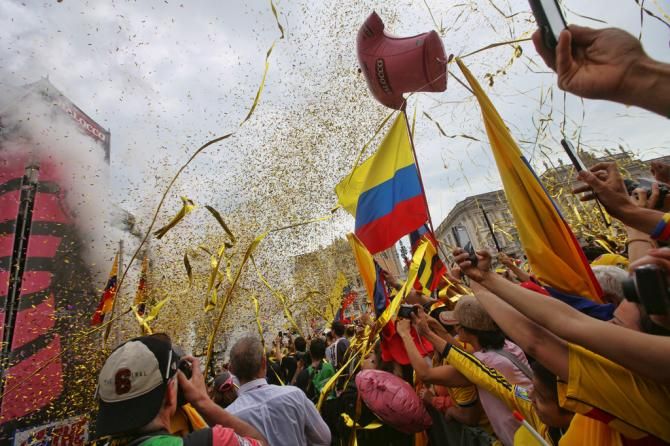The Colombians celebrate