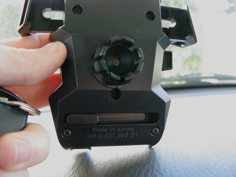 The rear of the cradle. Simple ball and bolt pivoting mount.