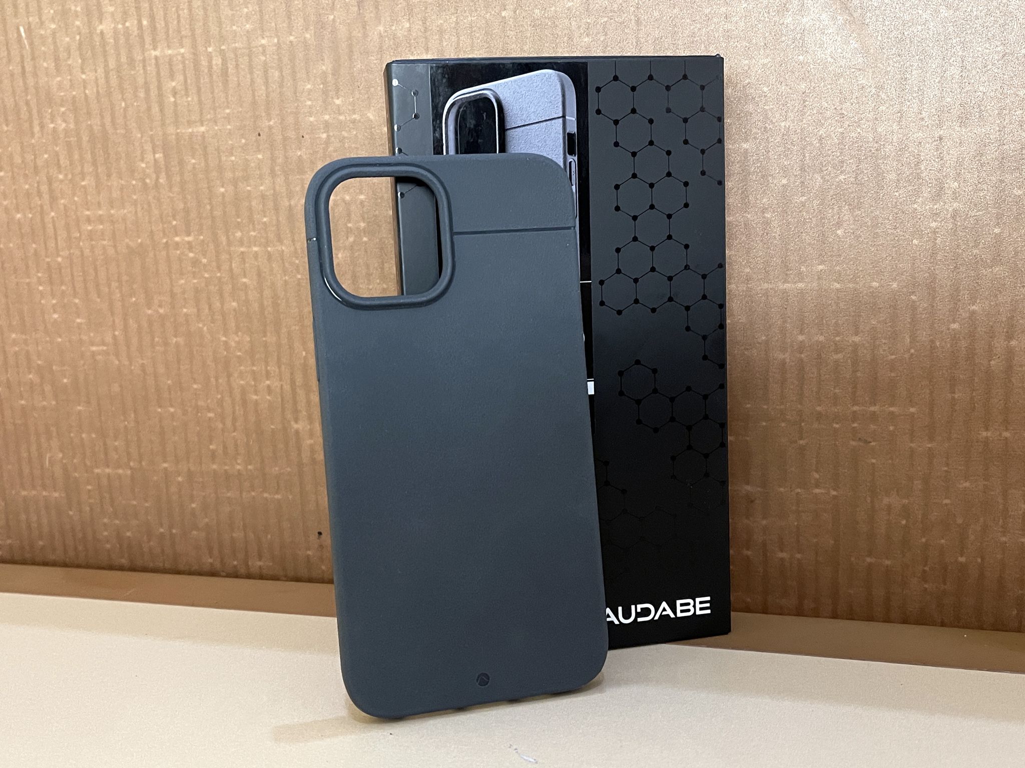 Caudabe Sheath Review: Keep your grip with this slim protective case | iMore