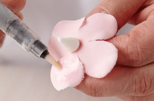 How to make sugar roses | GoodtoKnow