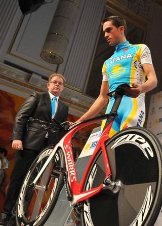 Yvon Sanquer and Alberto Contador at the 2010 Astana team presentation