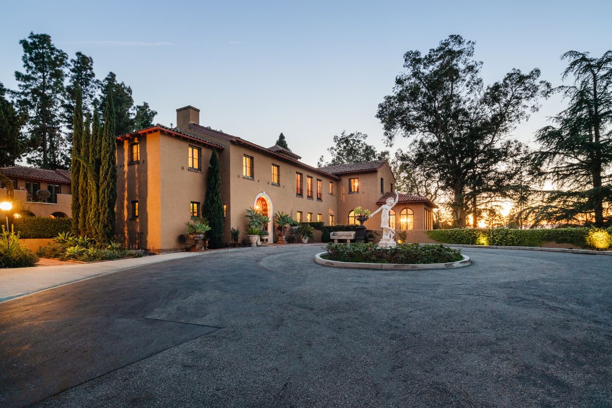 Tour the Paramour Estate on sale for 39.995 million Homes & Gardens