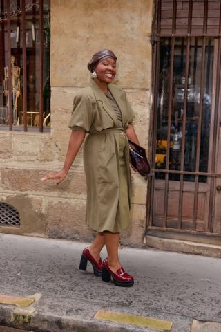 woman attending paris fashion week