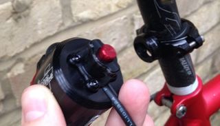 The simple QR Bayonet seatpost mount is robust and easy to use