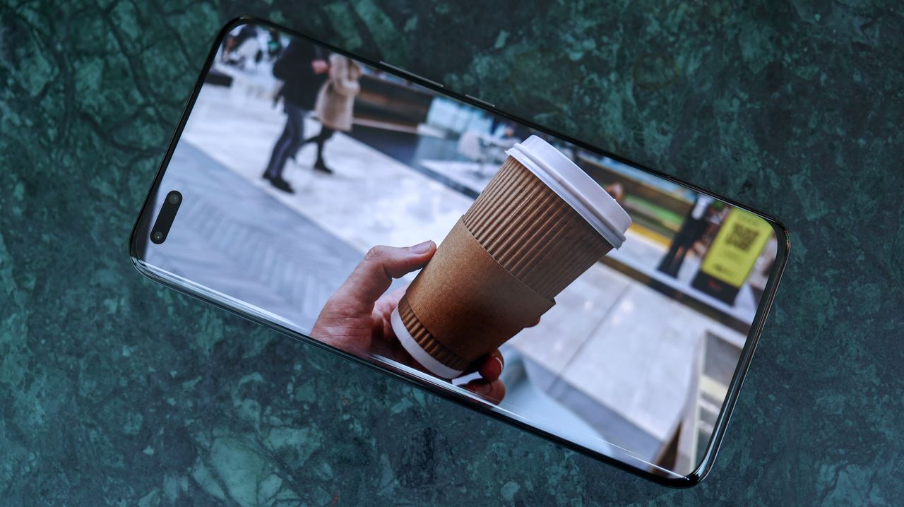 A photo of the Honor Magic 5 Pro