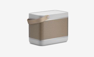 Wireless speaker in aluminium and rose gold with carry handle