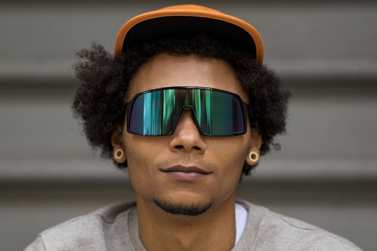 Oakley launches Sutro visor-style sunglasses for urban cyclists ...