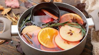 Boiling oranges and cinnamon