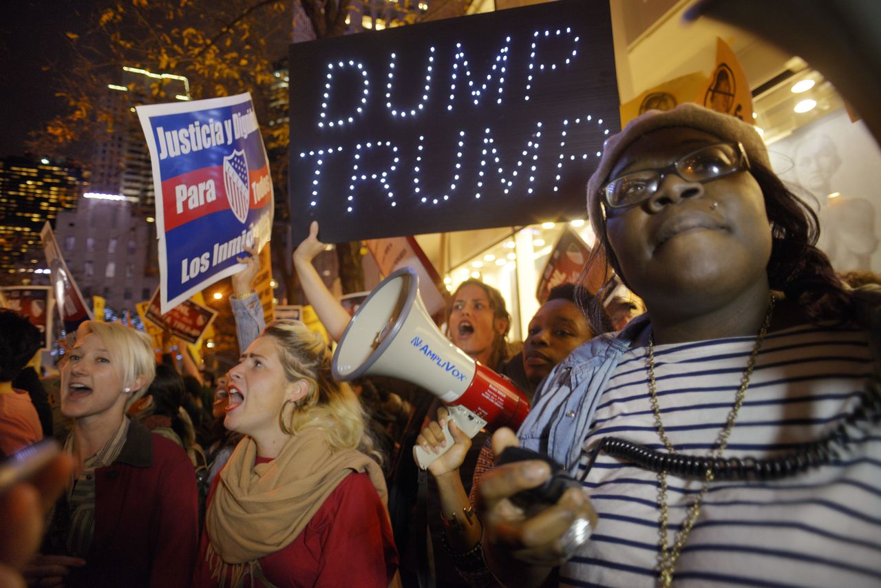 Demonstrators protest Donald Trump&amp;#039;s appearance on NBC&amp;#039;s &amp;quot;Saturday Night Live&amp;quot;