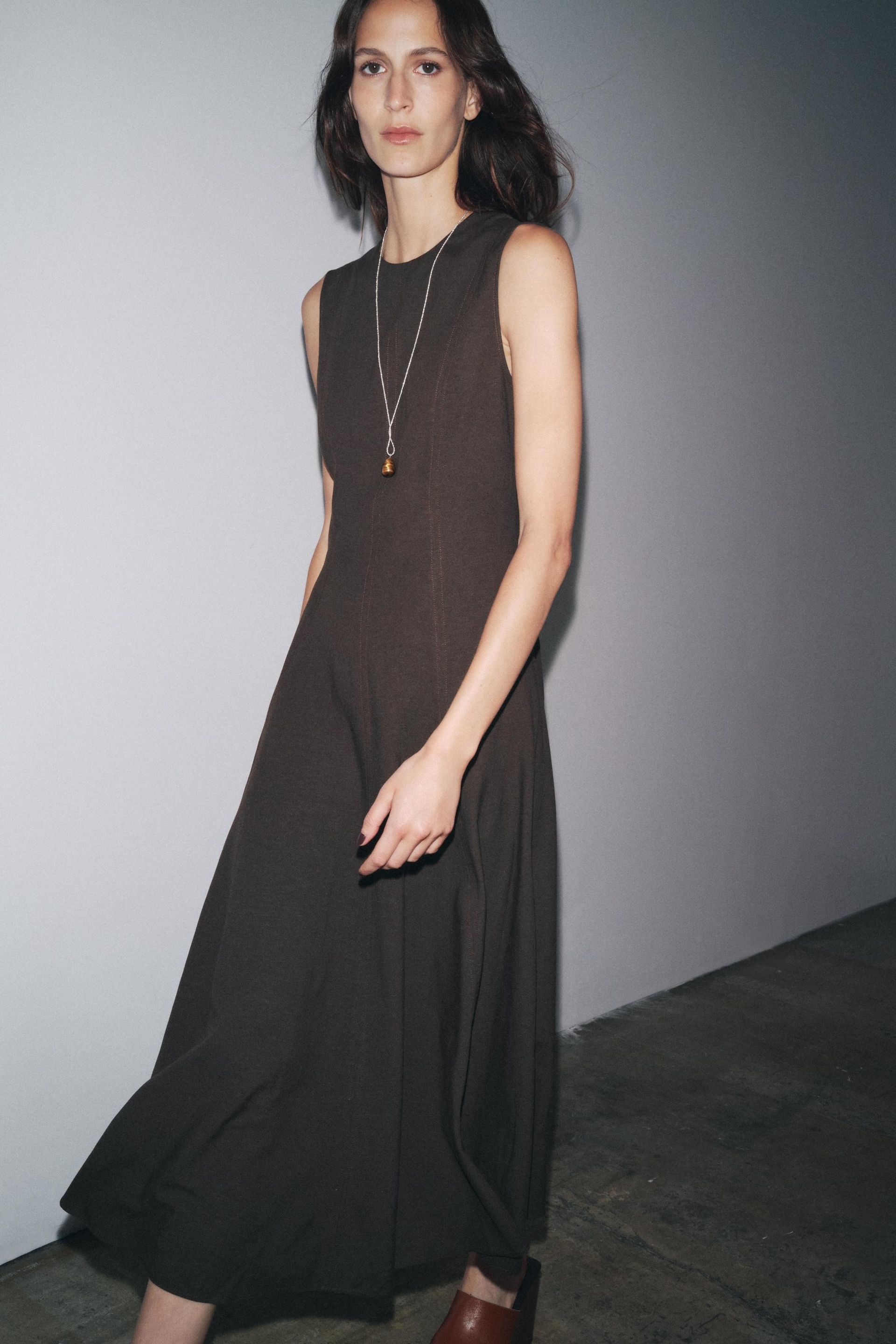 Zw Collection Sleeveless Midi Dress