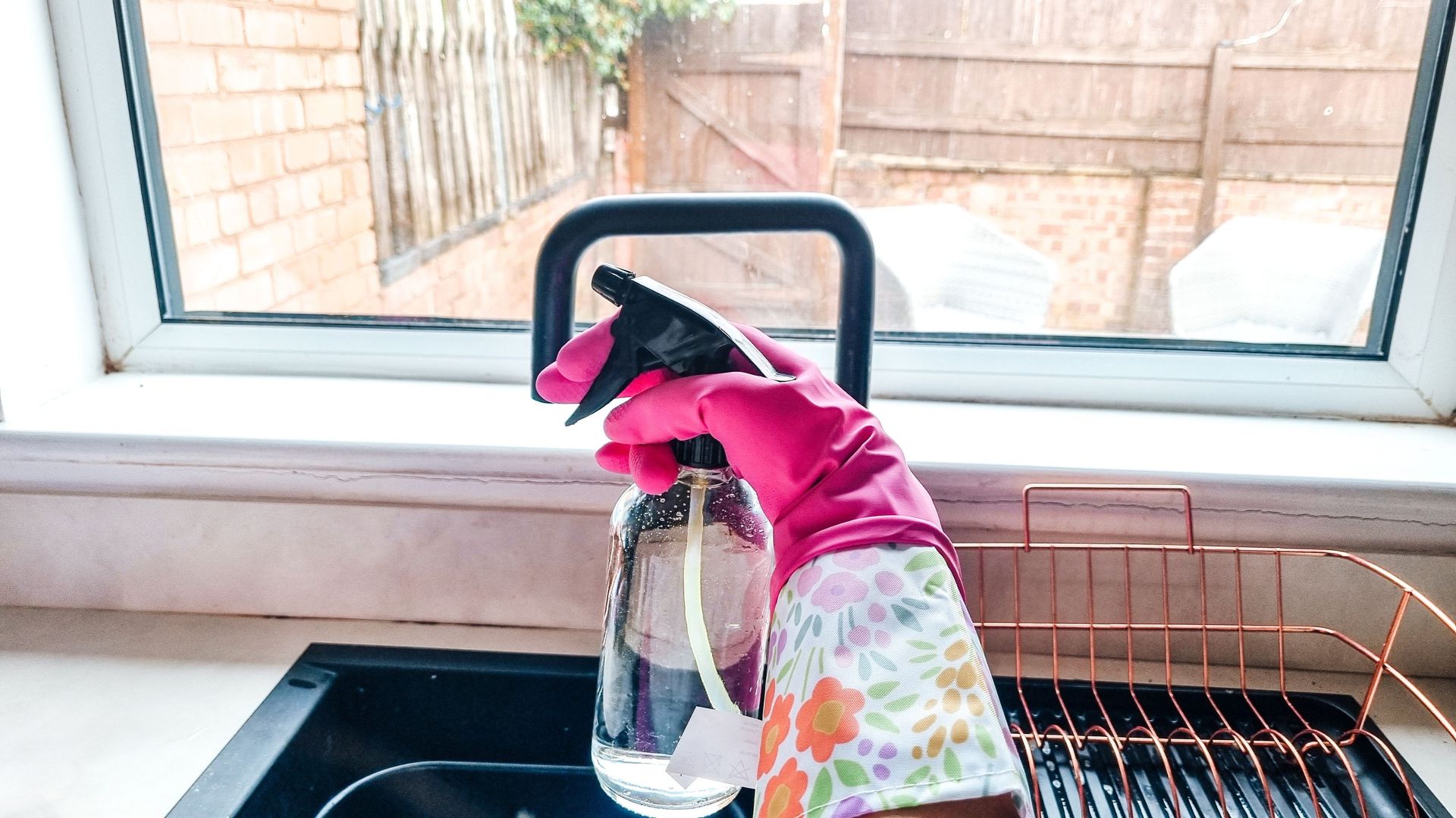 How to clean windows with vinegar real homes