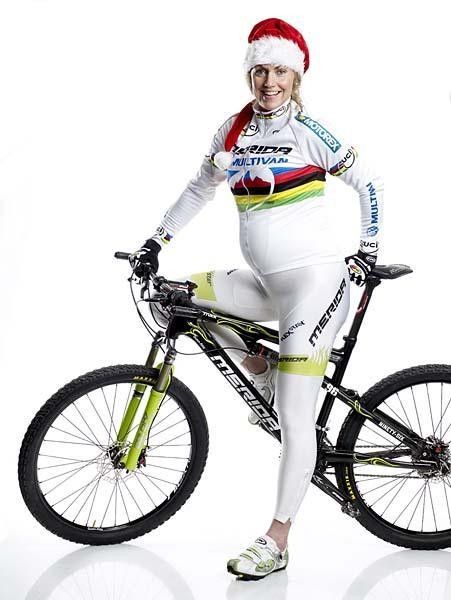 Gunn-Rita Dahle Flesjaa's belly and baby grow