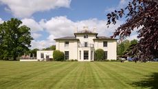 This lovely and very welcoming country house hotel is close to some of Norfolk’s finest golf