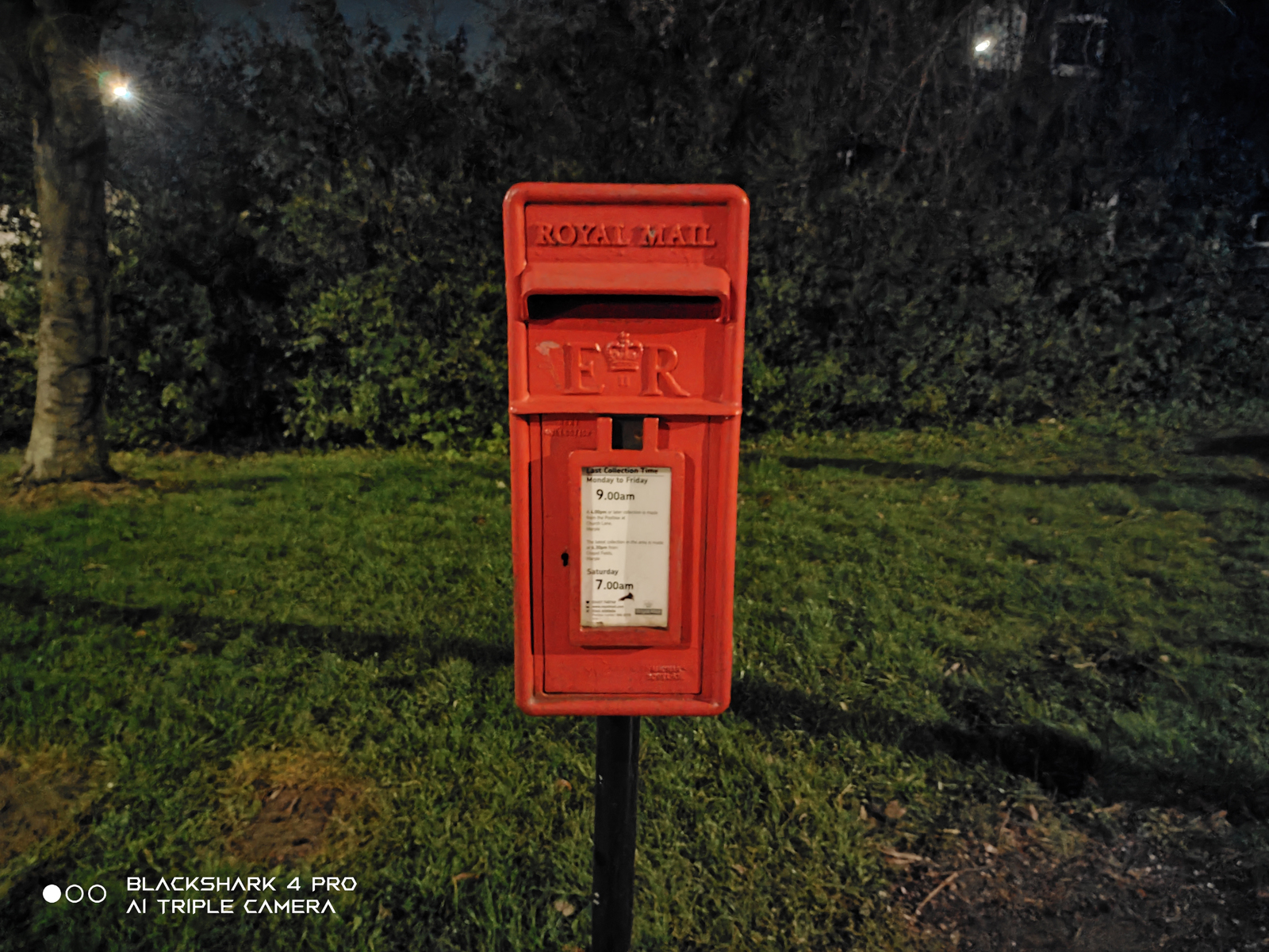 Xiaomi Black Shark 4 Pro camera sample showing a post box