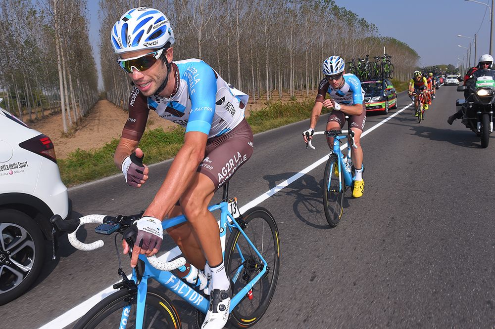 Thumbs up from Mickael Cherel (AG2R La Mondiale)