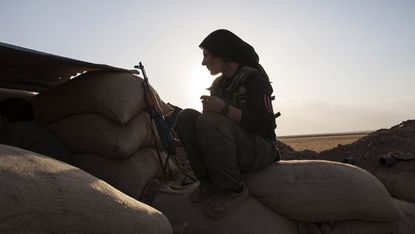 Fighter of the Kurdish of the Kurdish Women's Defense Units 