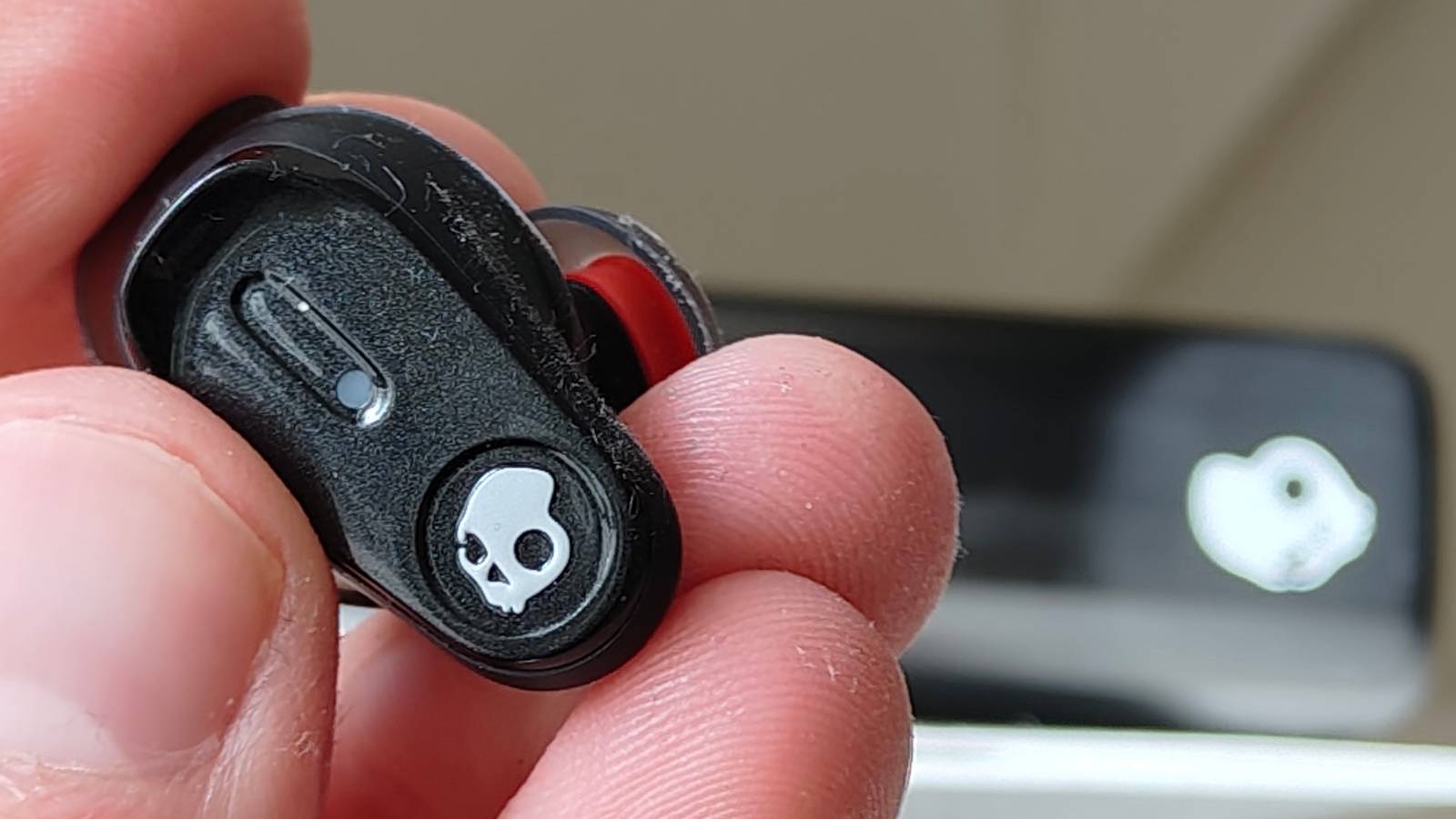 The Skullcandy Method 360 on a shelf.