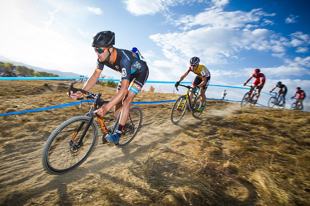 Danny Summerhill (Maxxis | Shimano), with Allen Krughoff (Noosa) and the final selection on a short descent.
