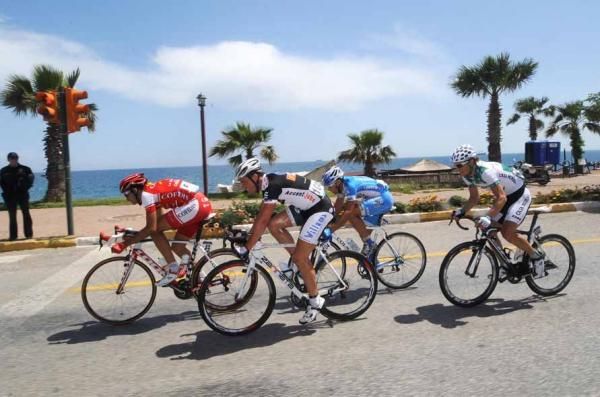 Yohan Bagot (Cofidis), Andrea Pasqualon (Colnago), Rob Goris (Willems) and Alexander Ryabkin (Caja Rural) were the early escapees.