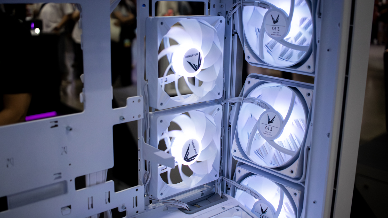 The FormulaV Line Air Power G10 PC case