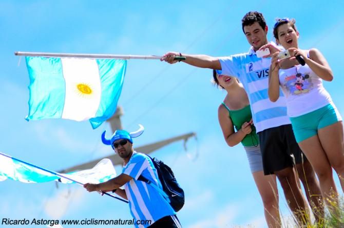 The flag of Argentina flying proudly at the Tour de San Luis.