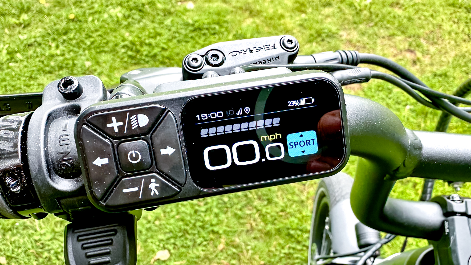 Aventon Abound LR display