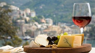 Wine and cheese: Healthy eating in moderation?