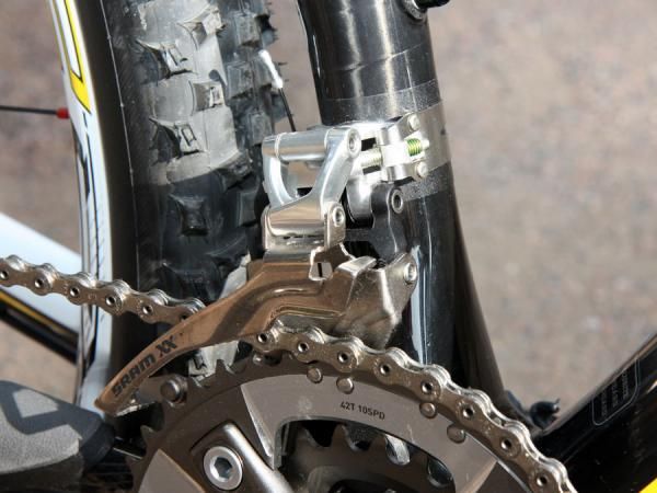 Front shifting on the SRAM XX group is suberb, largely owing to the ultra-thick and stiff chainrings and clever X-Glide tooth shaping patterns.