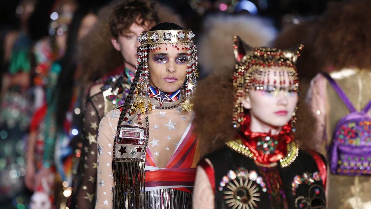A model presents a creation by Manish Arora during the 2016 Spring/Summer ready-to-wear collection fashion show, on October 1, 2015 in Paris. AFP PHOTO / PATRICK KOVARIK(Photo credit should r