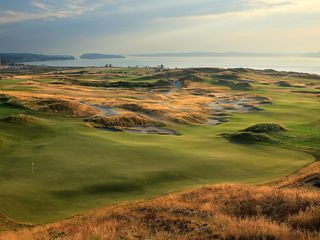 Hole 7 at Chambers Bay. Credit: David Cannon (Getty Images)