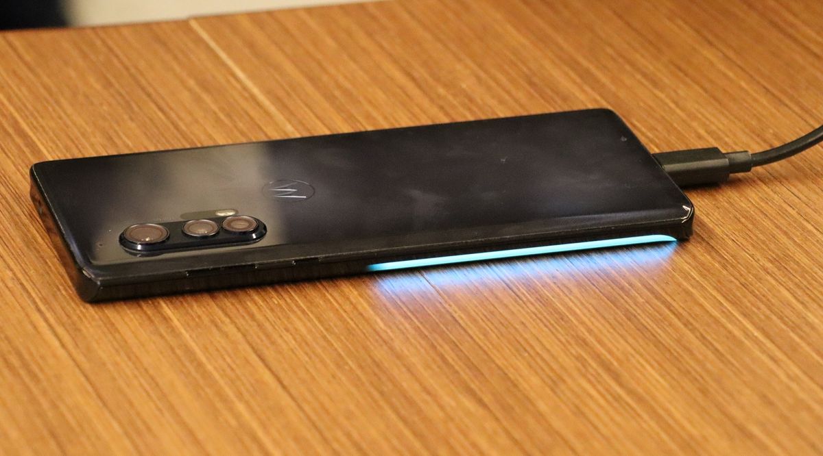 Motorola Edge en Edge Plus onthuld de langverwachte terugkeer naar de topklasse TechRadar