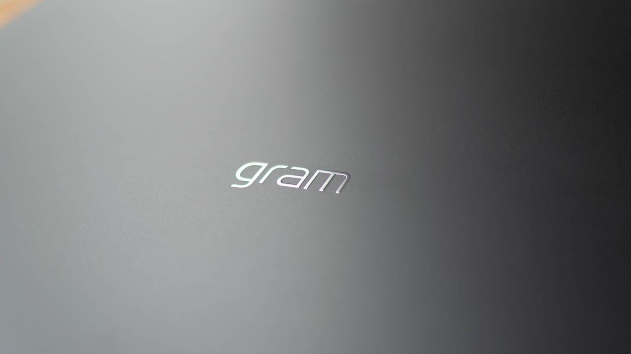 LG Gram 17 logo